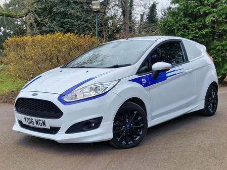 FORD FIESTA VAN 1.5 TDCi Sport 