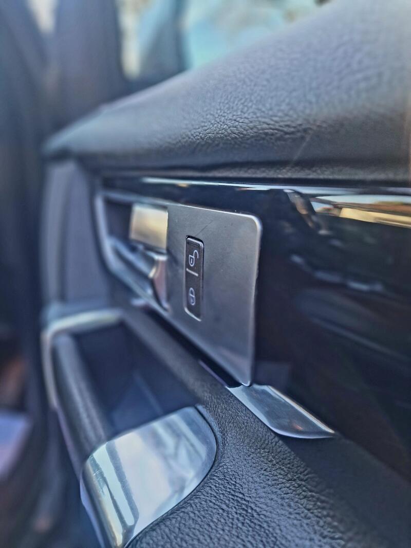 LAND ROVER DISCOVERY 4