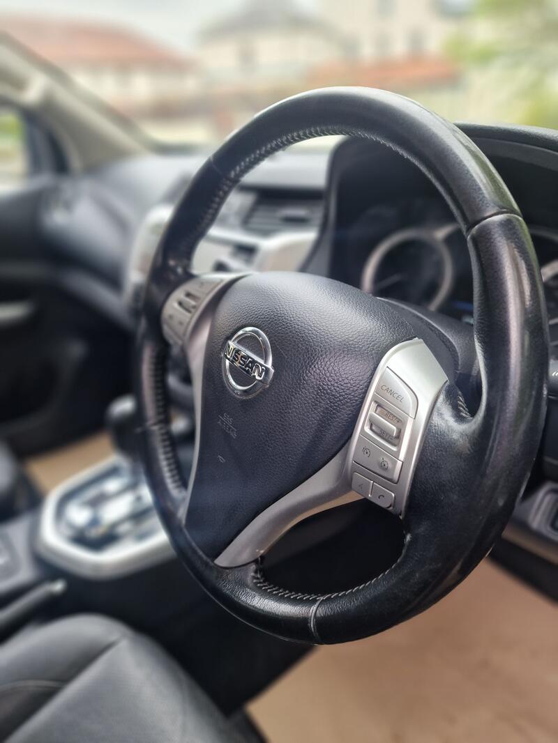 NISSAN NAVARA