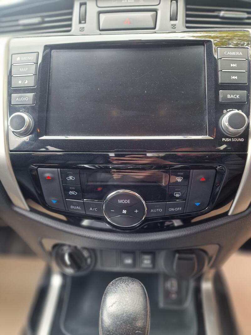 NISSAN NAVARA