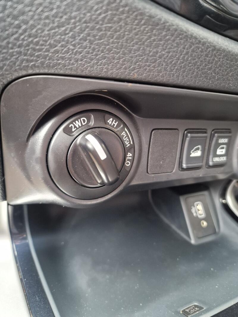 NISSAN NAVARA