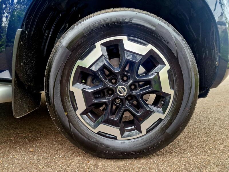 NISSAN NAVARA