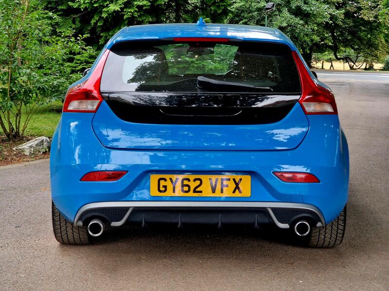 VOLVO V40