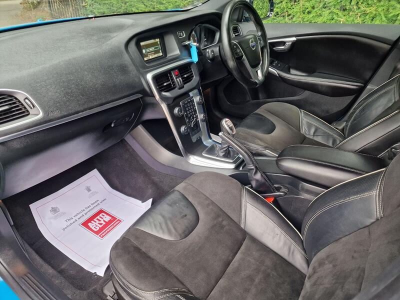 VOLVO V40
