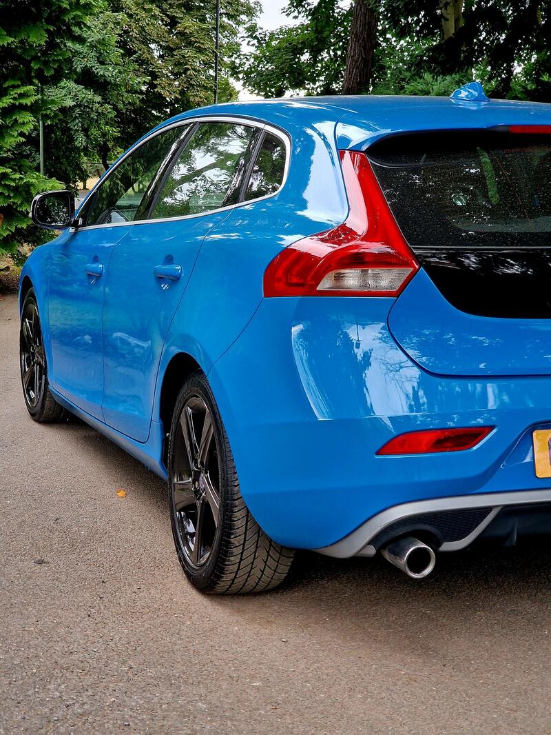 VOLVO V40