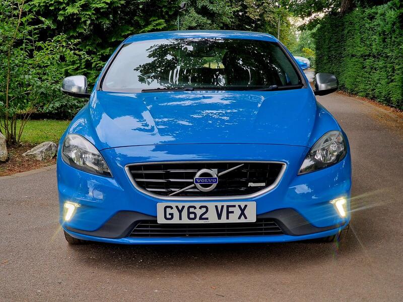 VOLVO V40