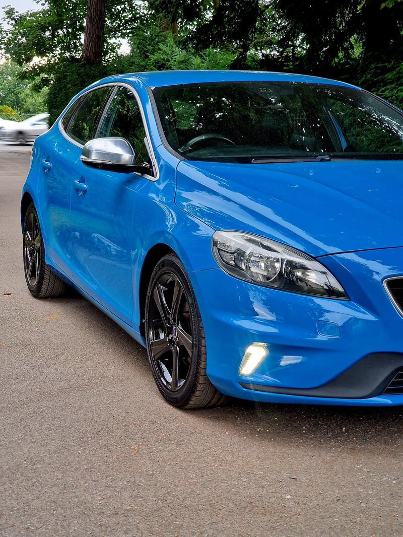 VOLVO V40