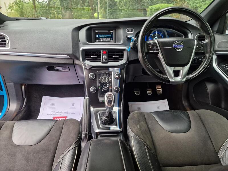 VOLVO V40