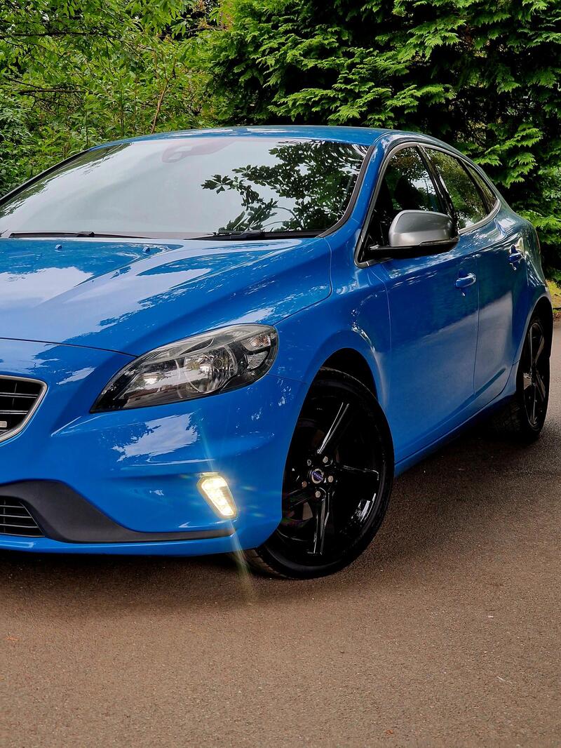 VOLVO V40