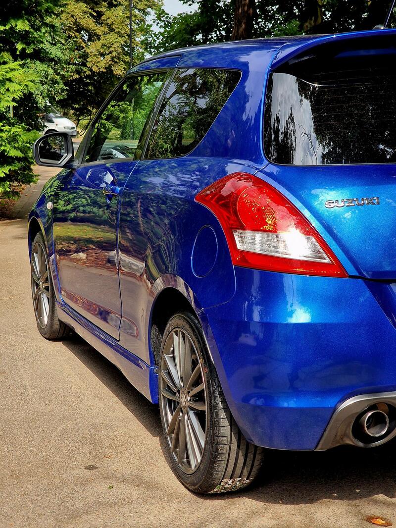 SUZUKI SWIFT
