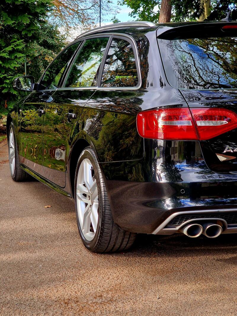 AUDI A4 AVANT