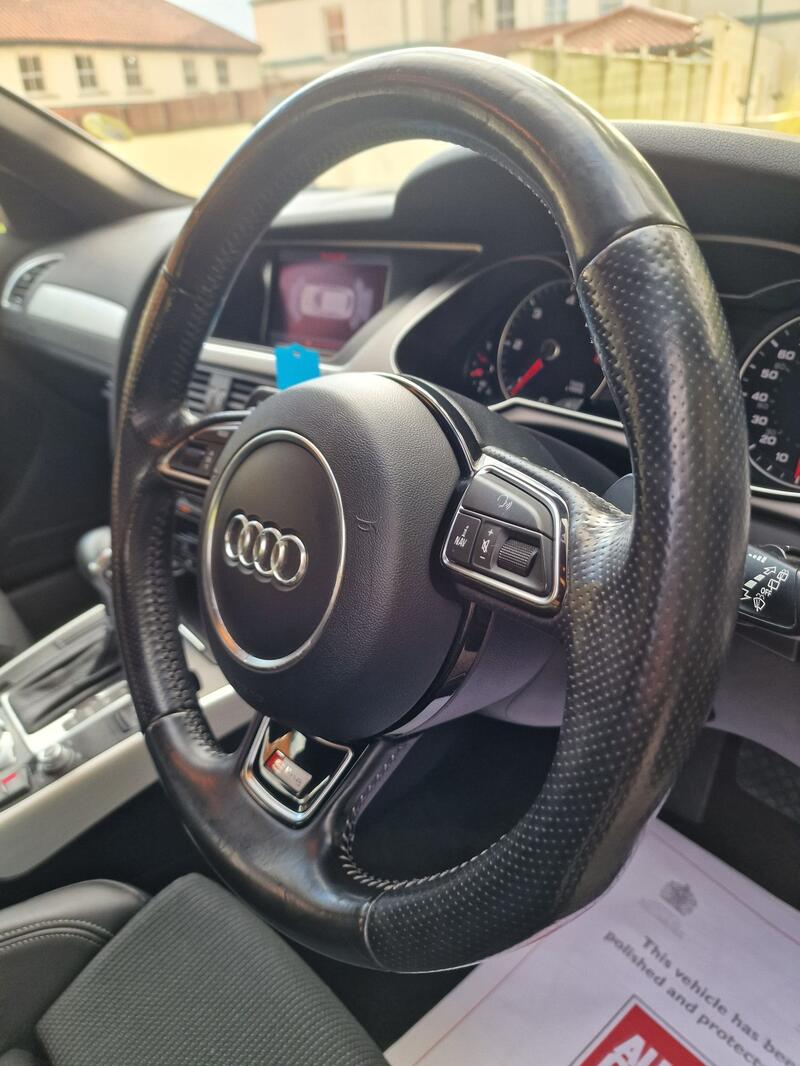 AUDI A4 AVANT