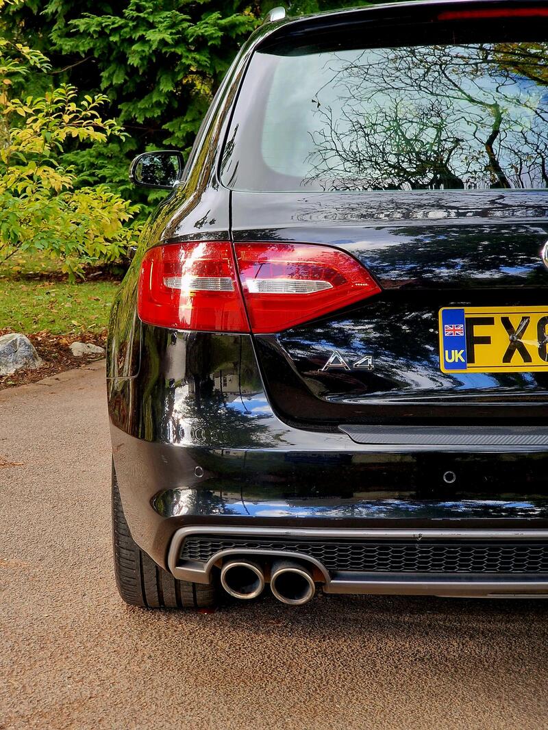 AUDI A4 AVANT