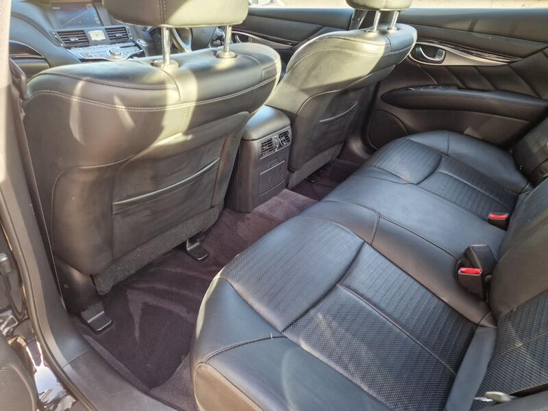 INFINITI Q70
