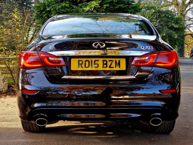 INFINITI Q70