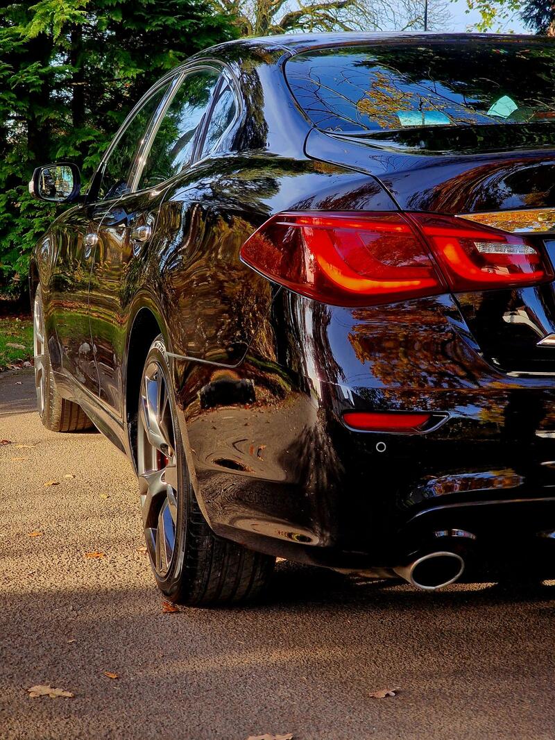 INFINITI Q70