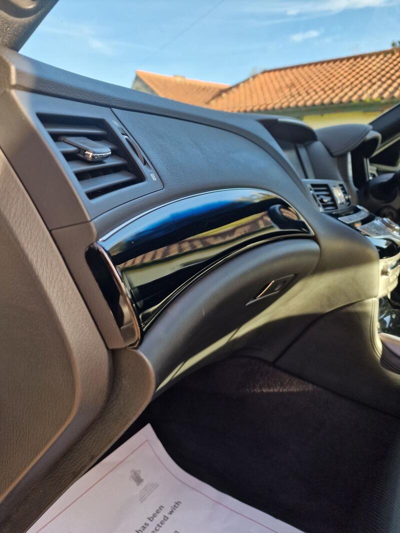 INFINITI Q70