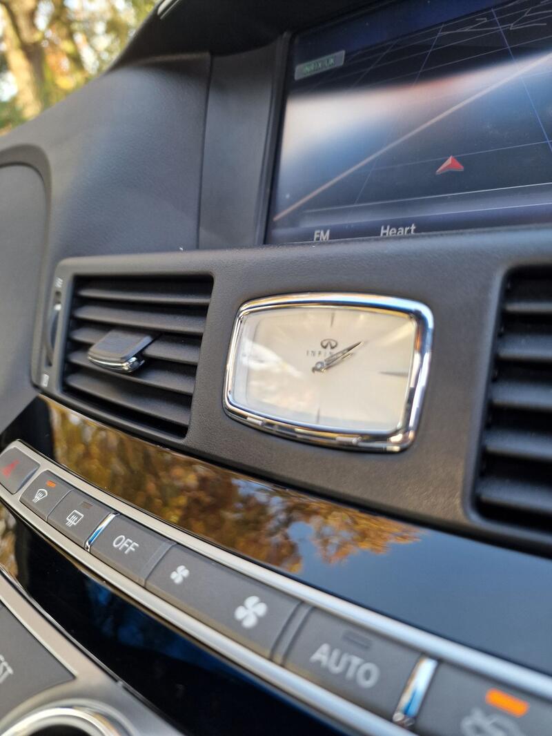INFINITI Q70