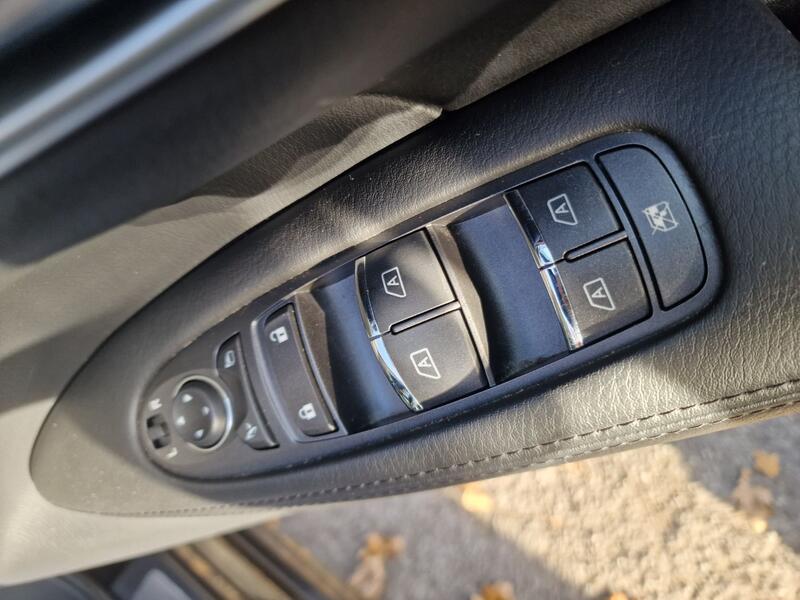 INFINITI Q70
