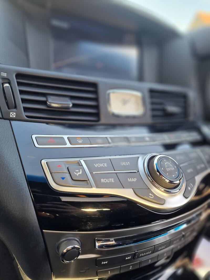 INFINITI Q70
