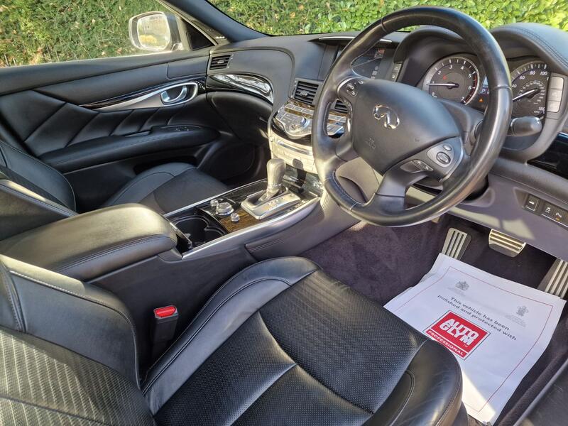 INFINITI Q70