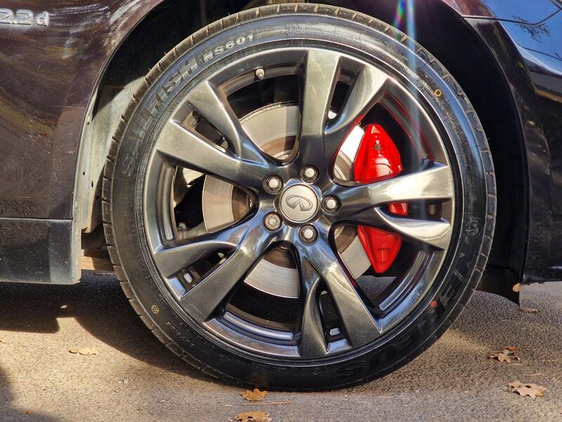 INFINITI Q70