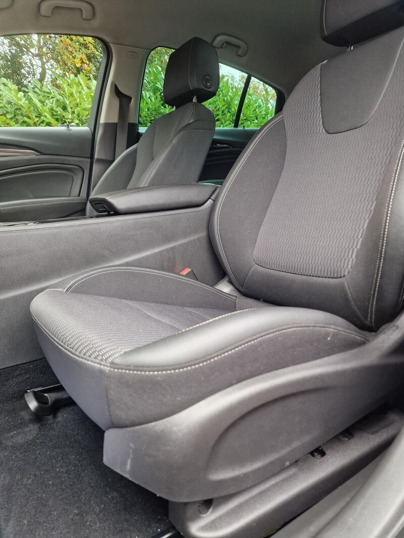 VAUXHALL INSIGNIA