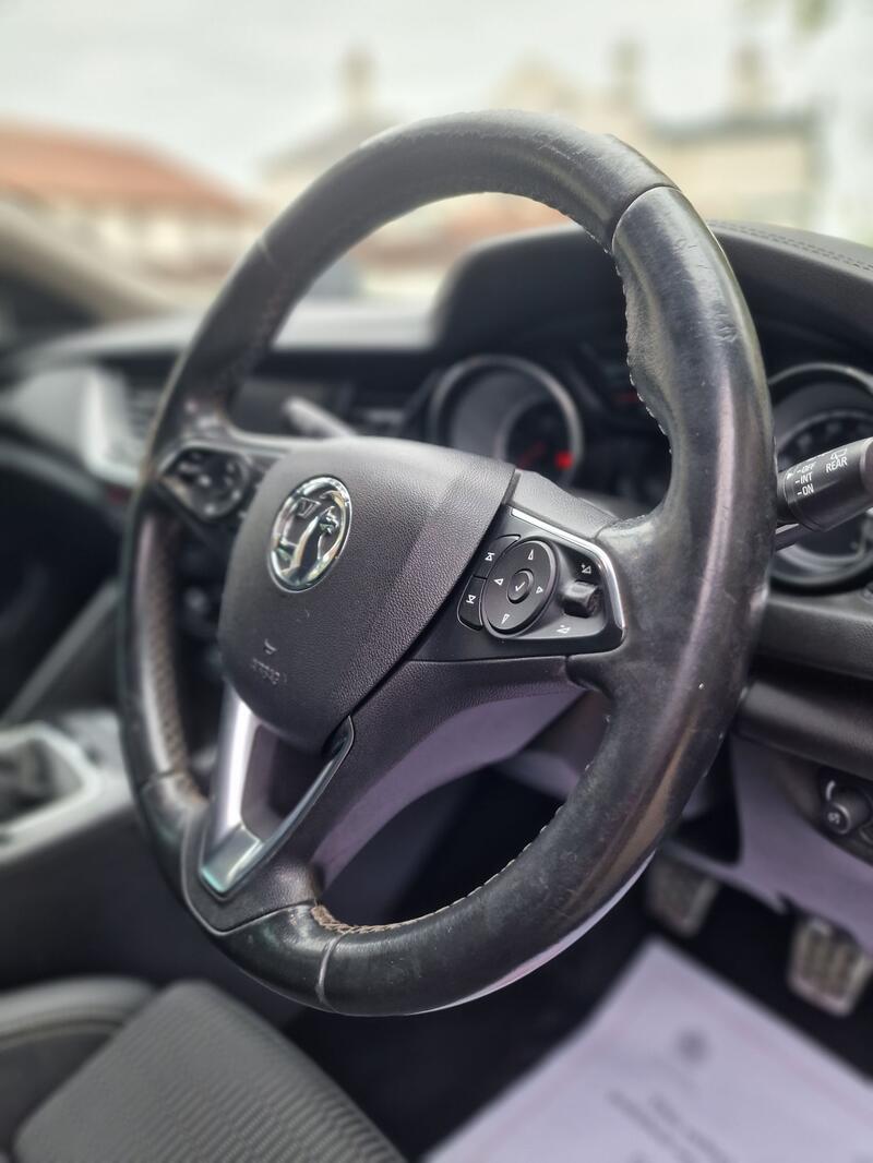 VAUXHALL INSIGNIA