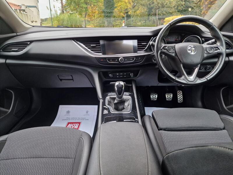 VAUXHALL INSIGNIA