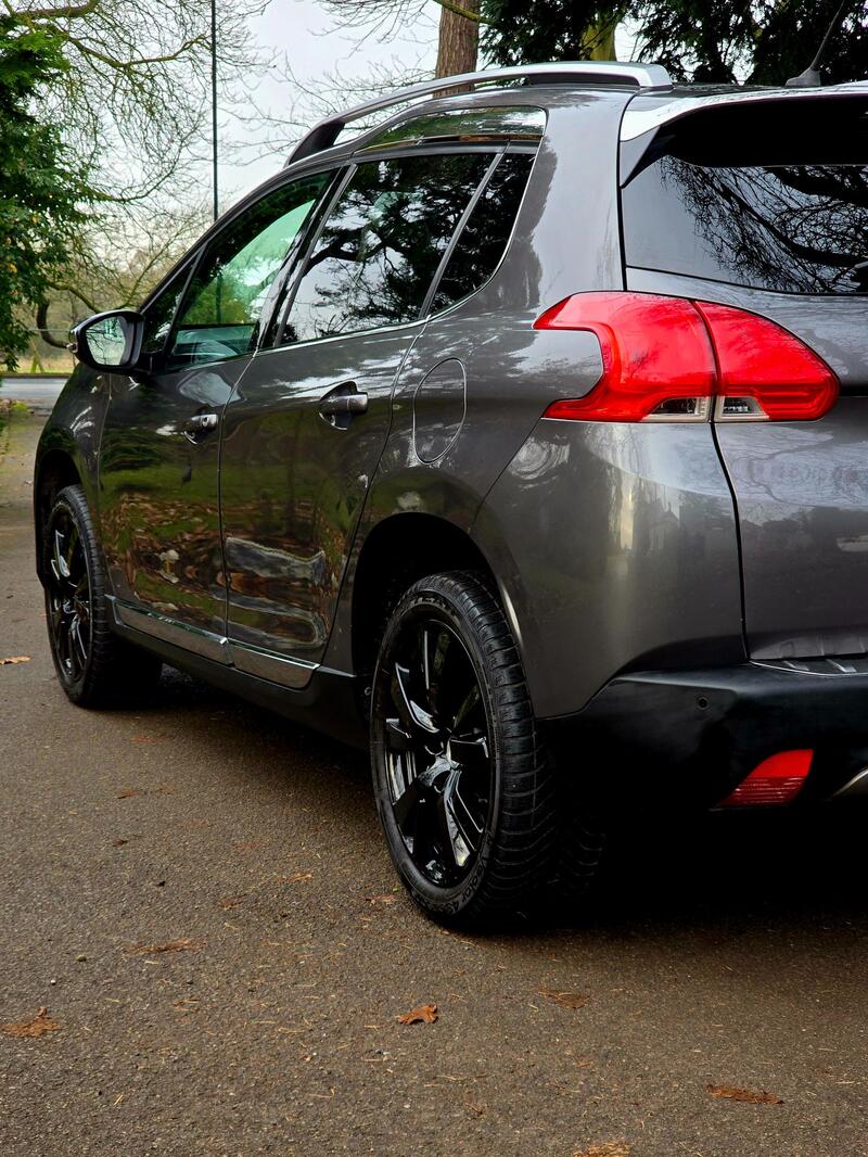 PEUGEOT 2008