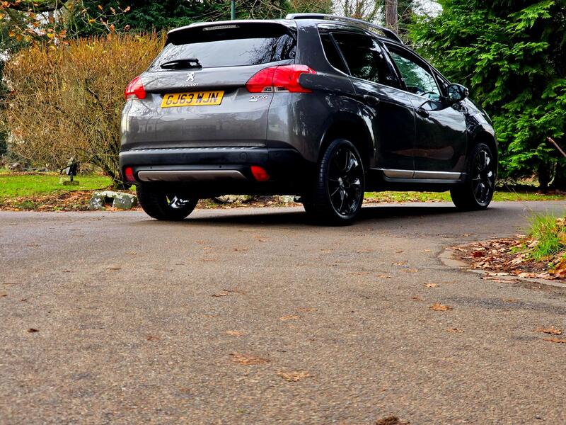 PEUGEOT 2008