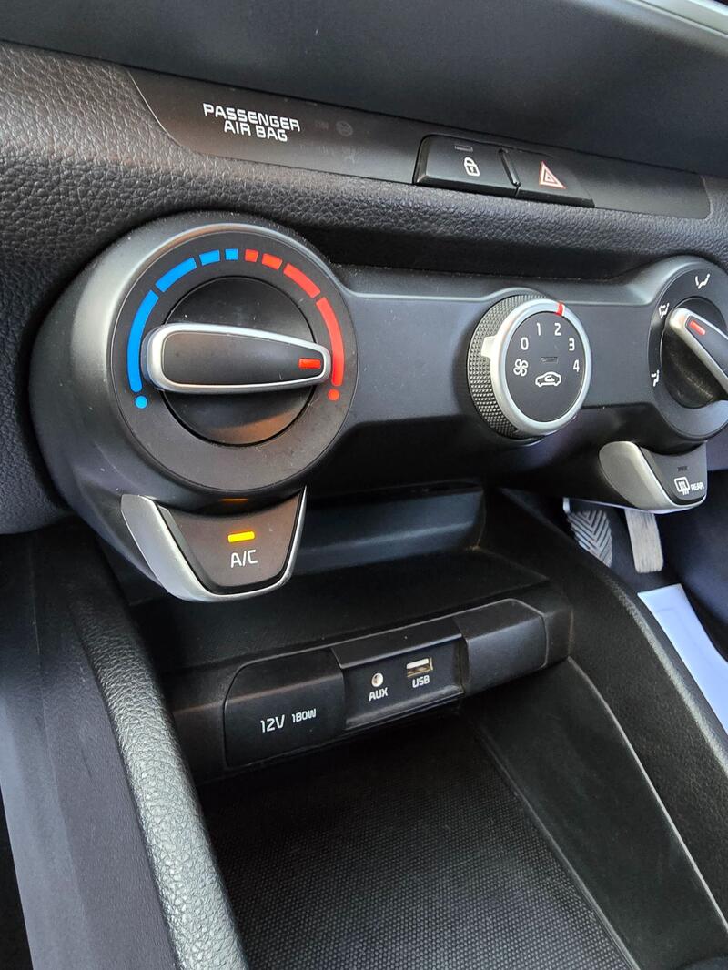 KIA STONIC