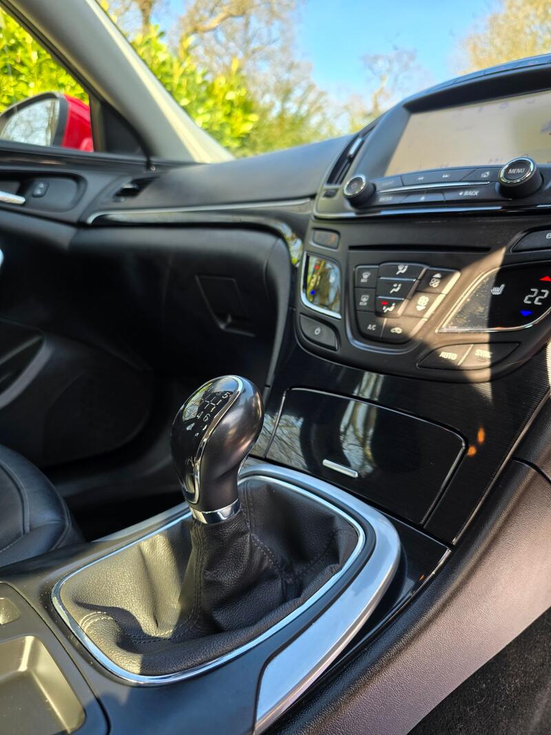 VAUXHALL INSIGNIA