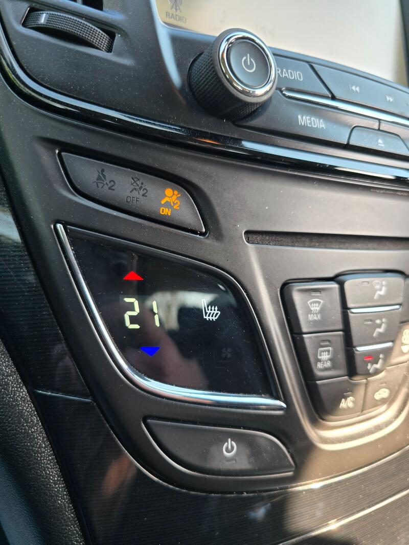 VAUXHALL INSIGNIA