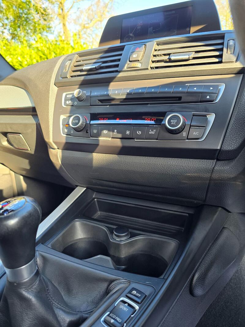 BMW 1 SERIES