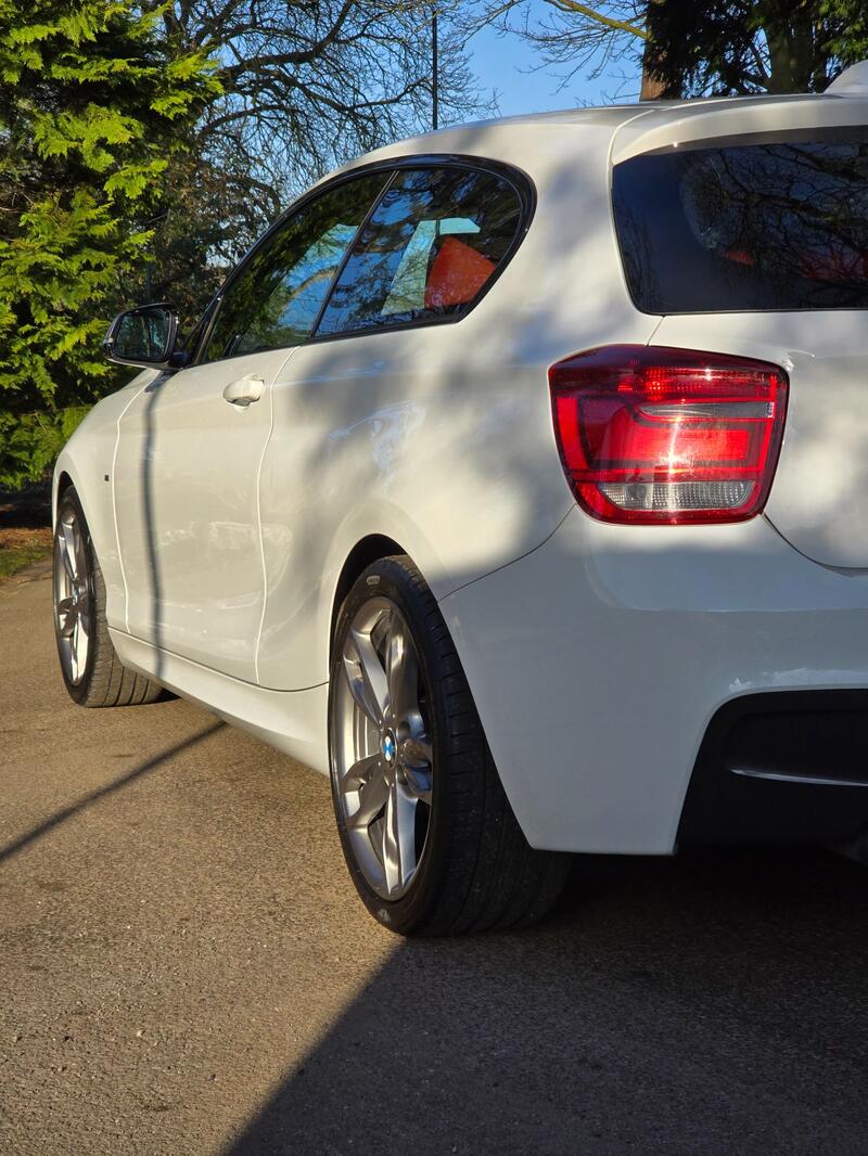 BMW 1 SERIES