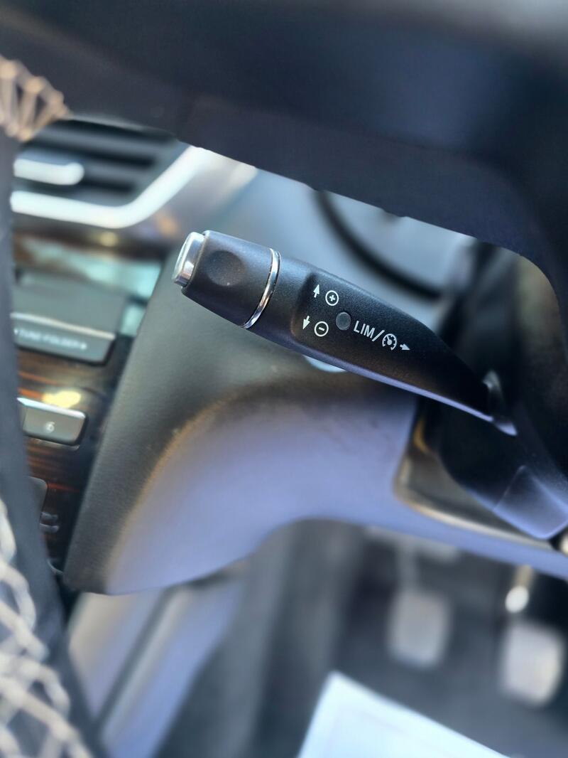 INFINITI Q30