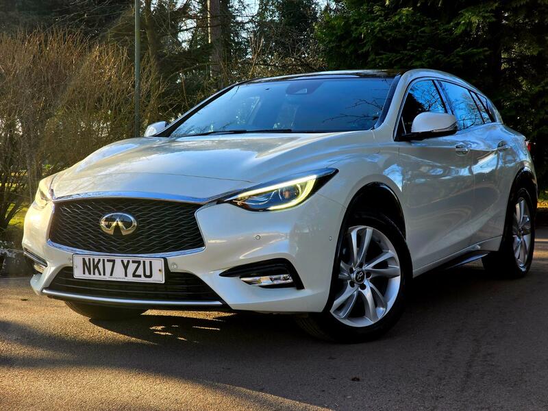 INFINITI Q30