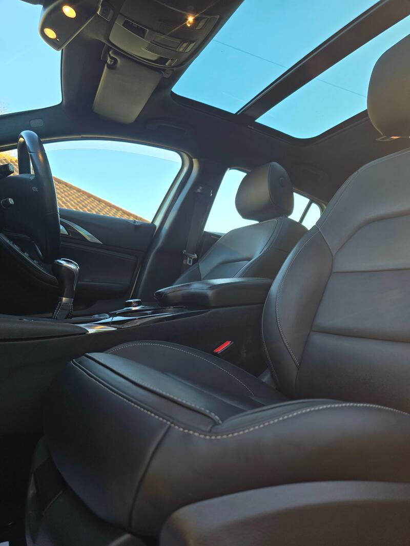 INFINITI Q30
