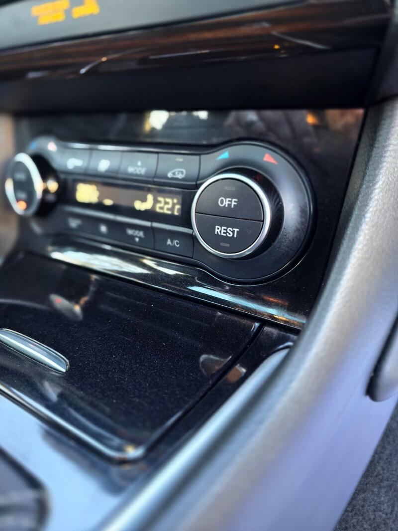 INFINITI Q30