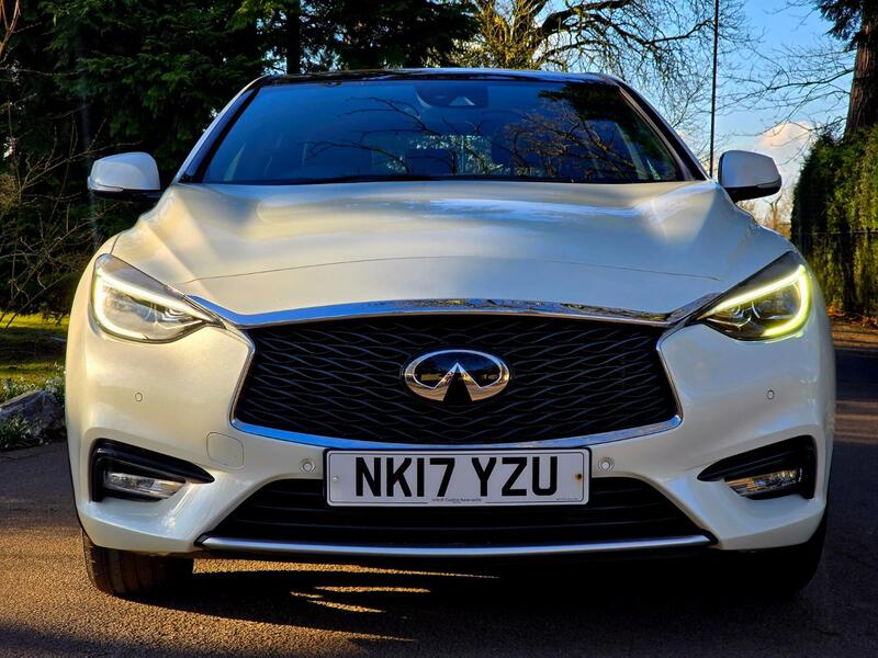 INFINITI Q30