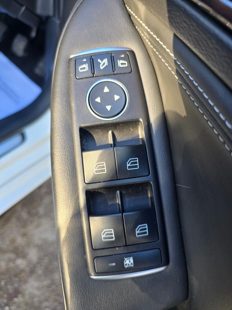 INFINITI Q30