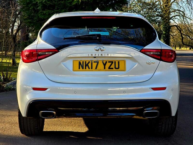 INFINITI Q30