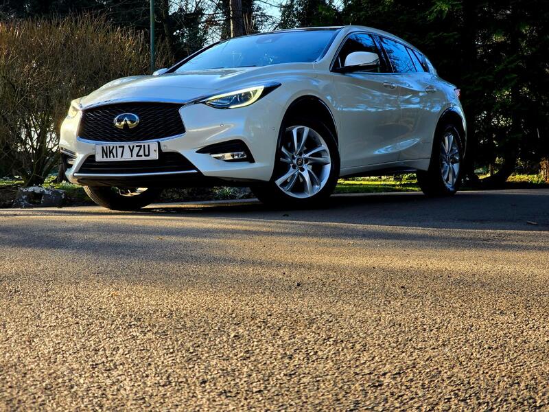 INFINITI Q30