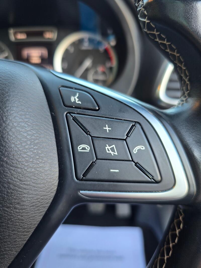 INFINITI Q30