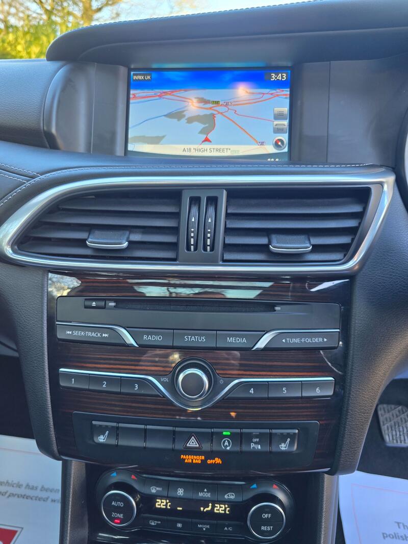 INFINITI Q30