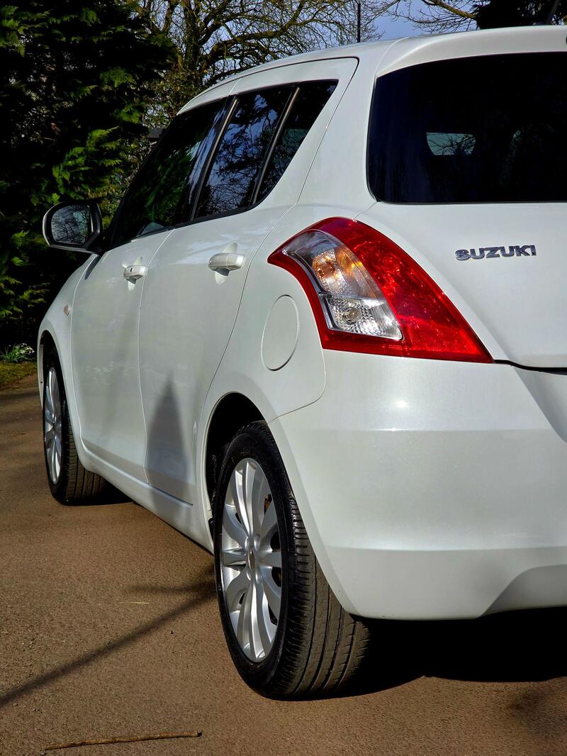 SUZUKI SWIFT