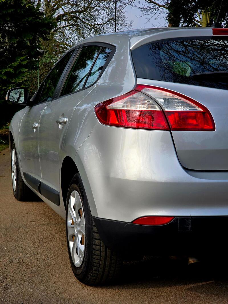 RENAULT MEGANE