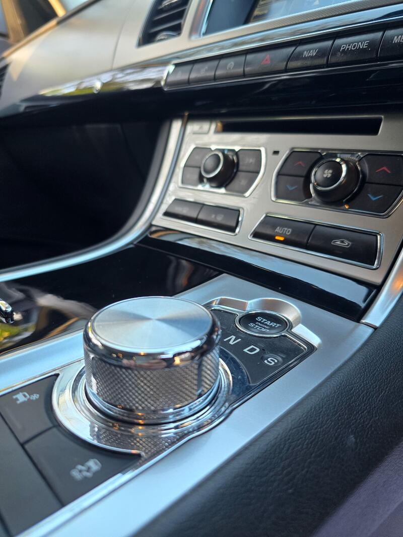 JAGUAR XF