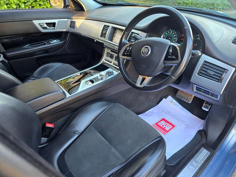 JAGUAR XF